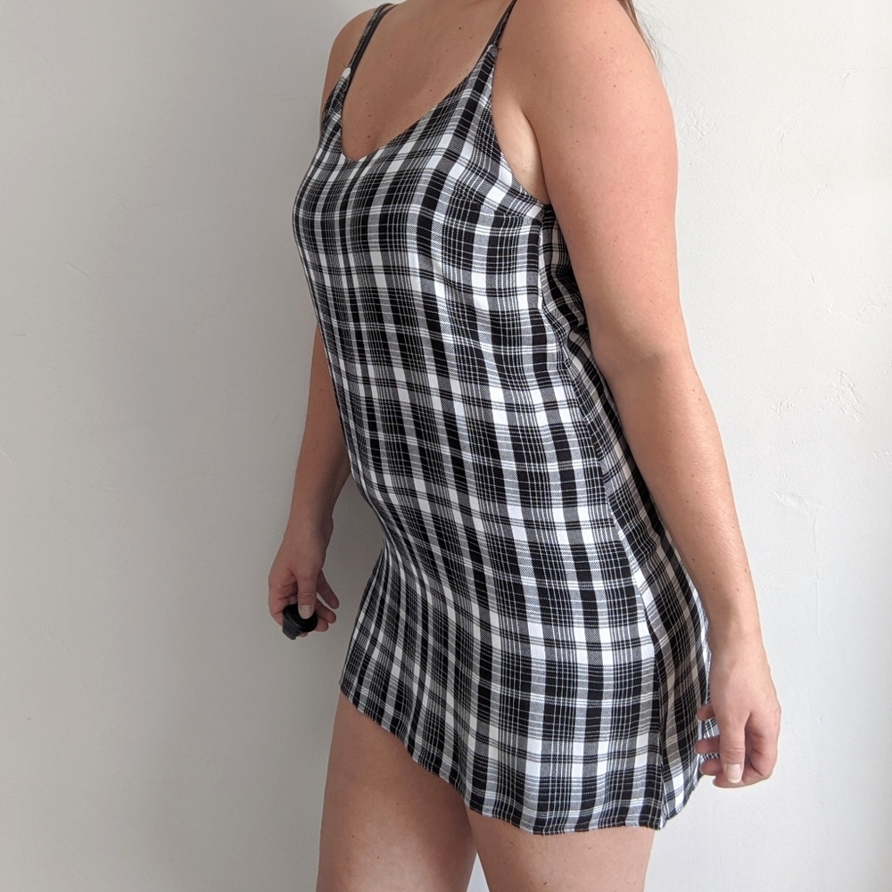 FINAL SALE 🌿HURLEY PLAID DRESS🌿 - Picture 3 of 5